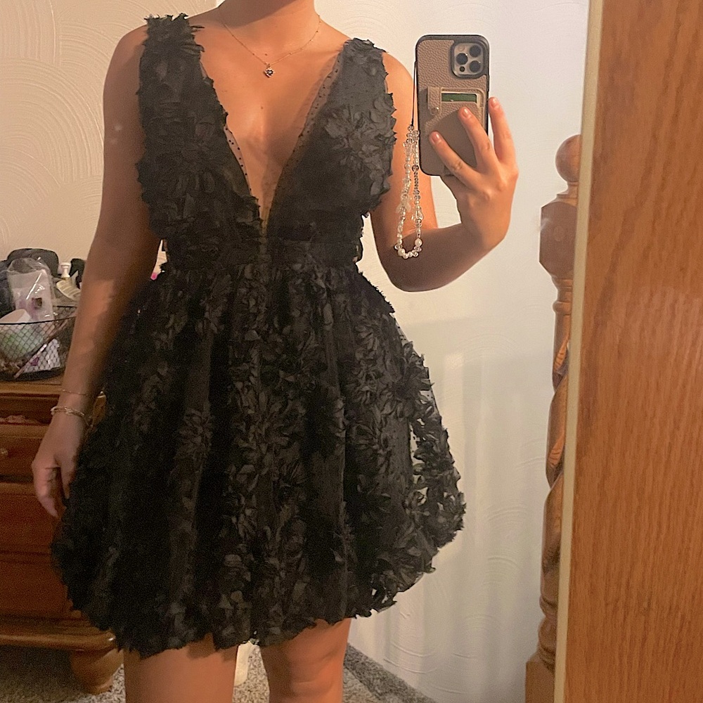 Mable Floral Detail Black V Neck Halter Dress Short with Open Back (Puffy)